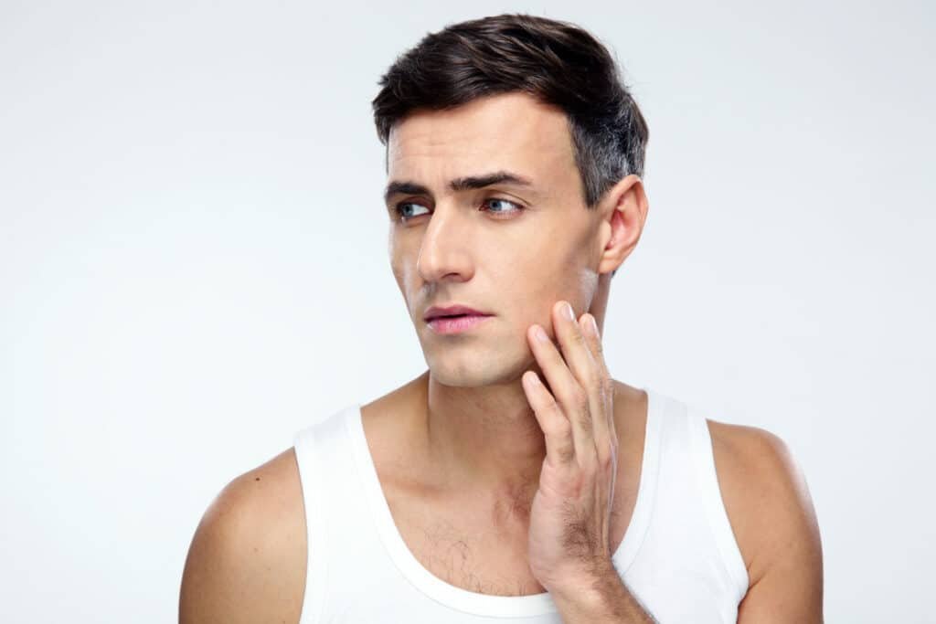 Épilation laser visage homme traitement définitif peau nette en centre esthétique à Paris