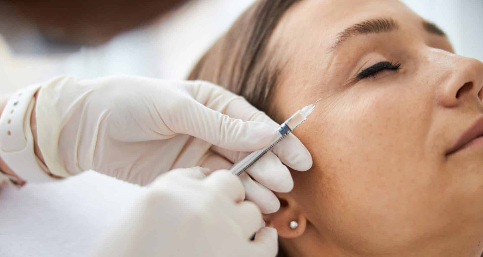 Comment faire disparaître les rides du visage : rajeunir sans chirurgie ? | Centre du Champ de Mars | Paris