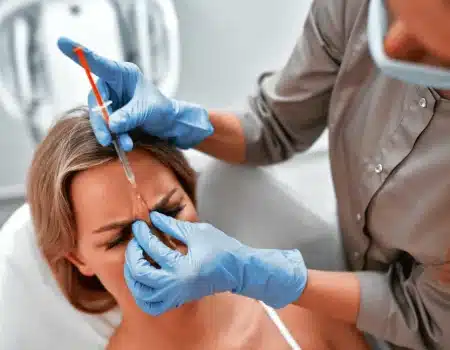 Botox front et rides du lion injection visage femme institut esthétique Paris résultat lissant
